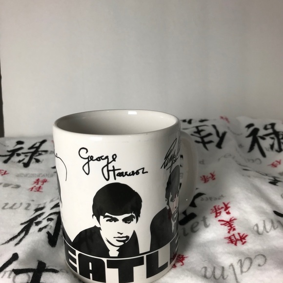 The Beatles Signature Mug - Picture 4 of 5